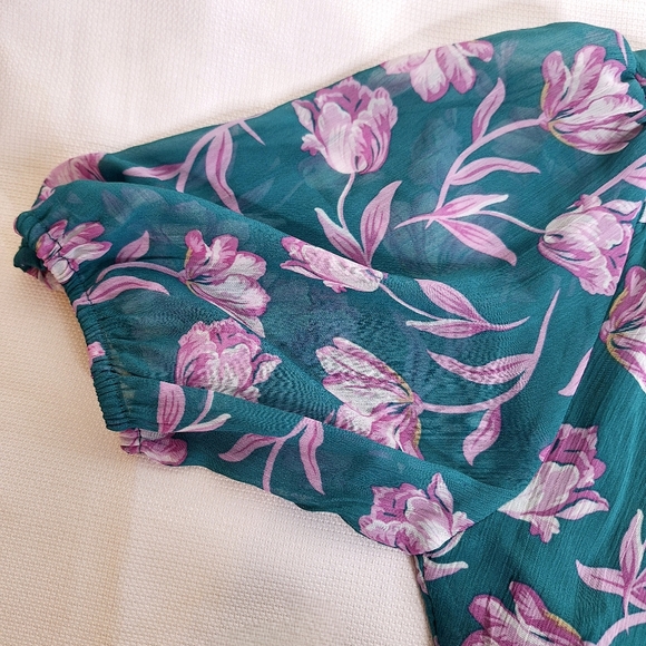 Draper James RSVP brand "The Wrap Around" Preppy core wrap dress. - Picture 5 of 9